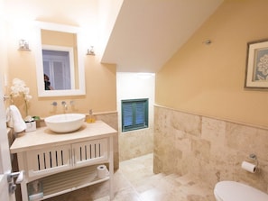 Townhome, 4 Bedrooms | Bathroom | Towels