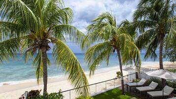 Villa, 3 Bedrooms | Pantai | Di pantai, pasir putih, bersnorkel, aktiviti berkayak