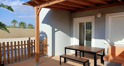 Una casita con piscina privada
