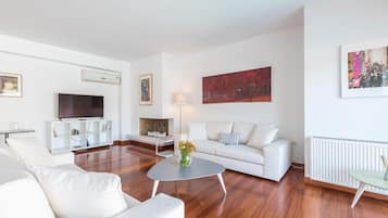 Villa, 4 Bedrooms, Private Pool, Pool View | Interior