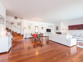 Villa, 4 habitaciones, piscina privada, vistas a la piscina | Comedor