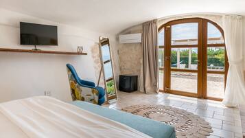 4 camere, una cassaforte in camera, una scrivania, insonorizzazione