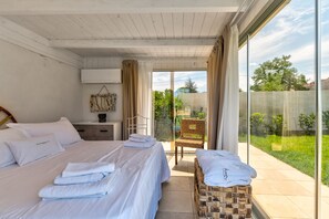 4 bedrooms, in-room safe, desk, soundproofing