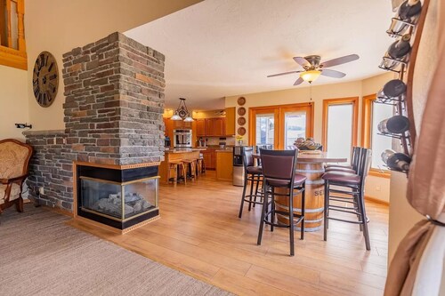 Anaconda Chalet - Ski Discovery, Golfing, Fishing, Mountains and incredible view