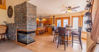 Anaconda Chalet - Ski Discovery, Golfing, Fishing, Mountains and incredible view