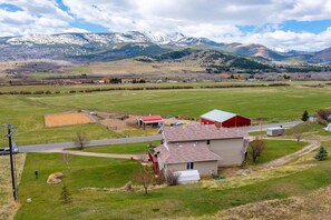 Exterior - Anaconda Chalet - Ski Discovery, Golfing, Fishing, Mountains and incredible view (Anaconda)