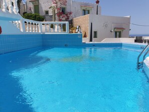 Outdoor pool - Executive Junior Suite (Hersonissos)