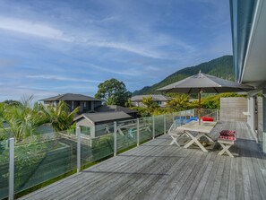 تناول الطعام بالخارج