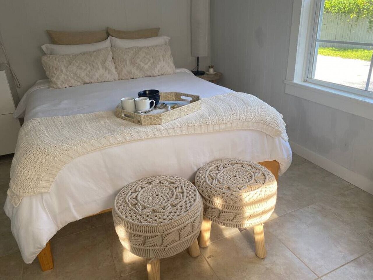 4 habitaciones, escritorio, tabla de planchar con plancha y wifi gratis 