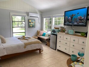 4 bedrooms, desk, iron/ironing board, free WiFi - Siesta Key Waterfront Estate heated Pool Privacy! (Sarasota)