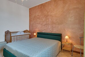 3 chambres, fer et planche à repasser, Wi-Fi, literie fournie