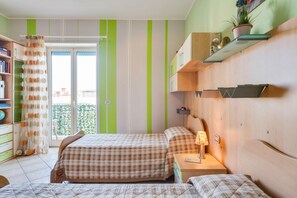 3 chambres, fer et planche à repasser, Wi-Fi, draps fournis
