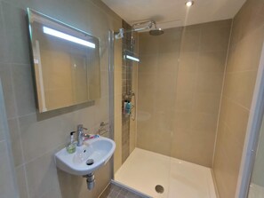 Bathroom - City Centre Studio Close to Train Station (Manchester)