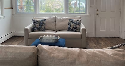 Cozy Cottage Ponquogue Hampton Bays