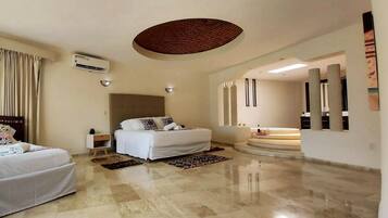 5 bedrooms, free WiFi