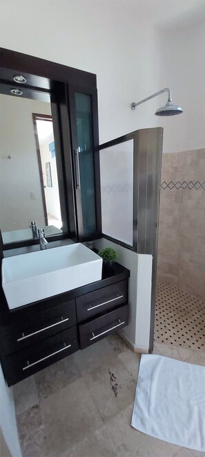 Villa Deluxe | Lavabo de la salle de bain