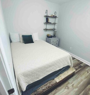 1 habitación, caja de seguridad en la habitación y cuna de viaje