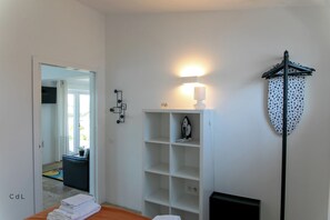 2 chambres, fer et planche à repasser, lit parapluie, Wi-Fi gratuit