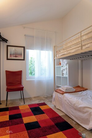 2 bedrooms, iron/ironing board, travel crib, free WiFi - Lodge Vasarely (Bagard)
