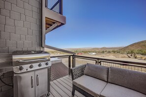 Terrace/patio - Hot Tub, Walk to Park City Mtn Ski Lift | Blackstone at the Canyons by AvantStay (Park City)