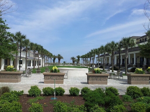 Driftwood beach adjacent, POOLSIDE, Off season rate, 20% off weekly, 