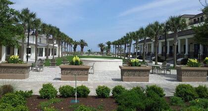 Driftwood beach adjacent, POOLSIDE, Off season rate, 20% off weekly,