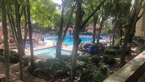 室外游泳池