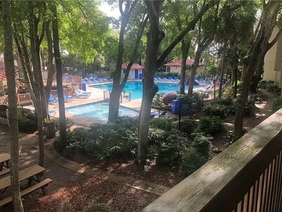 Driftwood beach adjacent, POOLSIDE, Off season rate, 20% off weekly, 