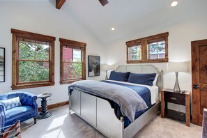 5 bedrooms, iron/ironing board, travel cot, free WiFi