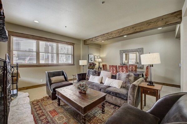 Smart TV, fireplace, offices