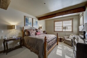 2 bedrooms, desk, iron/ironing board, travel crib