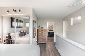 4 soverom, strykejern/-brett, reiseseng for barn og wi-fi (inkludert)