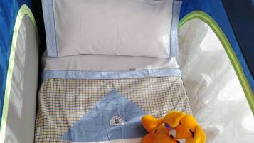 1 soveværelse, skrivebord, strygejern/strygebræt, weekendseng