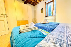 1 camera, ferro/asse da stiro, Wi-Fi