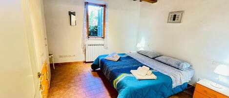 1 bedroom, iron/ironing board, WiFi