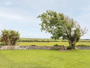 Cottage | Property grounds