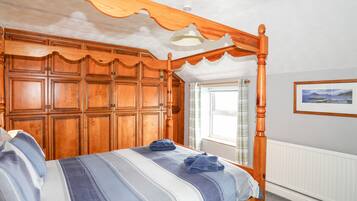 Cottage | 3 bedrooms, individually decorated, individually furnished, free WiFi