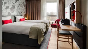 Superior Twin Room (Airport View) | Minibar, desk, laptop workspace, soundproofing