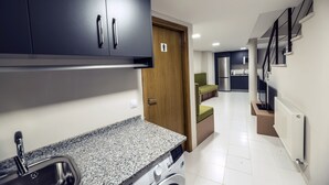 Basic Cabin | Living area - Albergue Barbagelata (Sober)