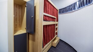 Basic Cabin | Bed sheets - Albergue Barbagelata (Sober)