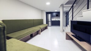 Basic Cabin | Living area - Albergue Barbagelata (Sober)