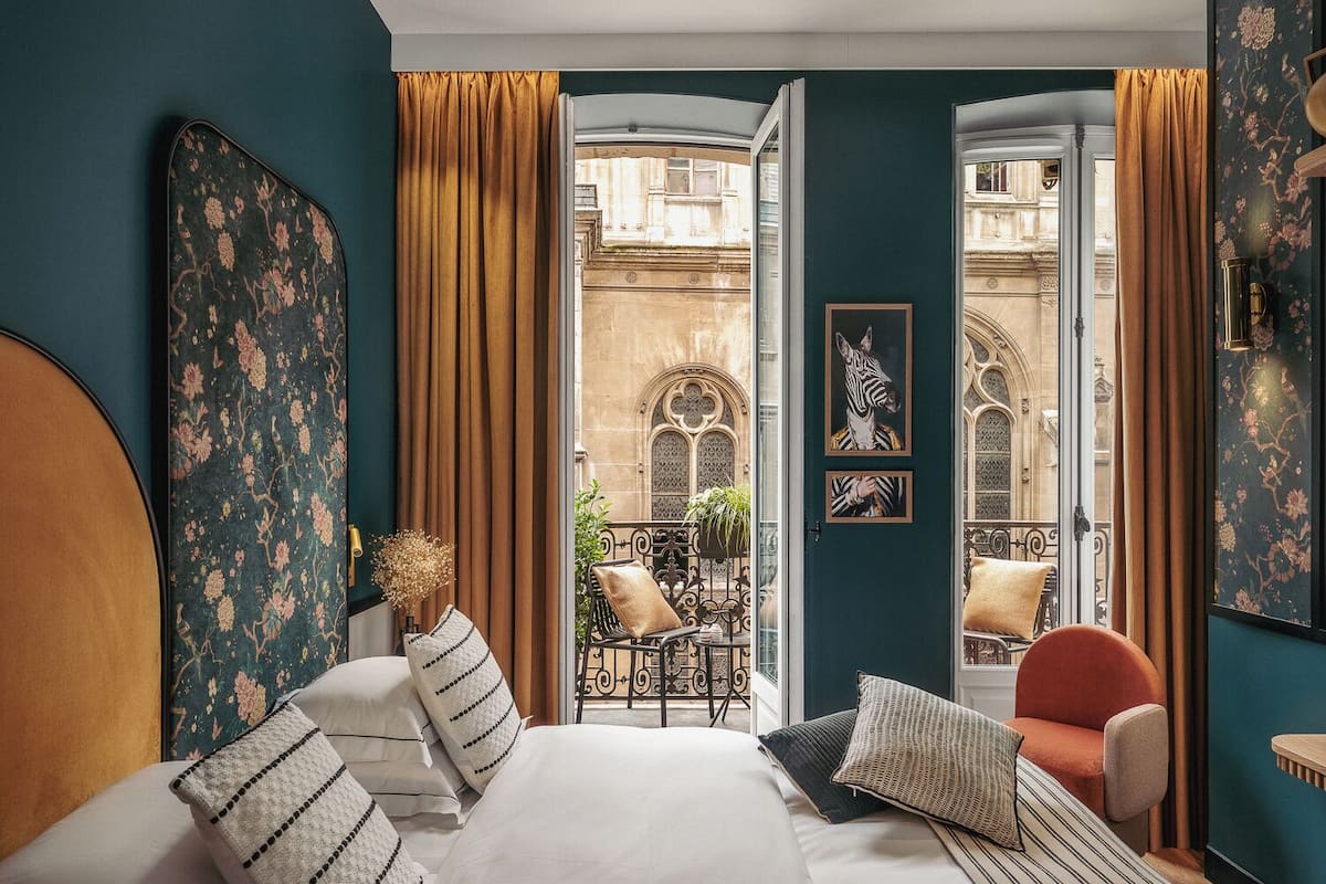 Superior Room | Minibar, in-room safe, free WiFi, bed sheets