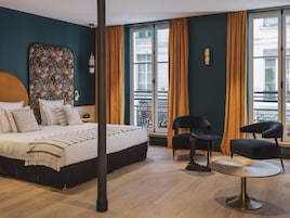 Camera Premium | Minibar, una cassaforte in camera, Wi-Fi gratuito, lenzuola