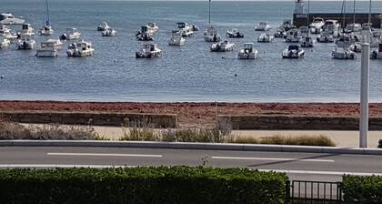 T2 apartment with sea and port view