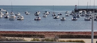 T2 apartment with sea and port view