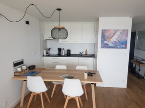 Dining - T2 apartment with sea and port view (Sarzeau)