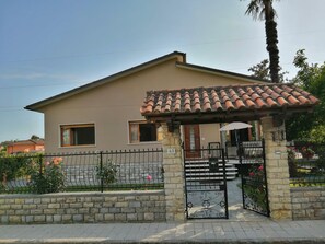 Exterior - Villa with pool in the heart of Versilia (Pietrasanta)