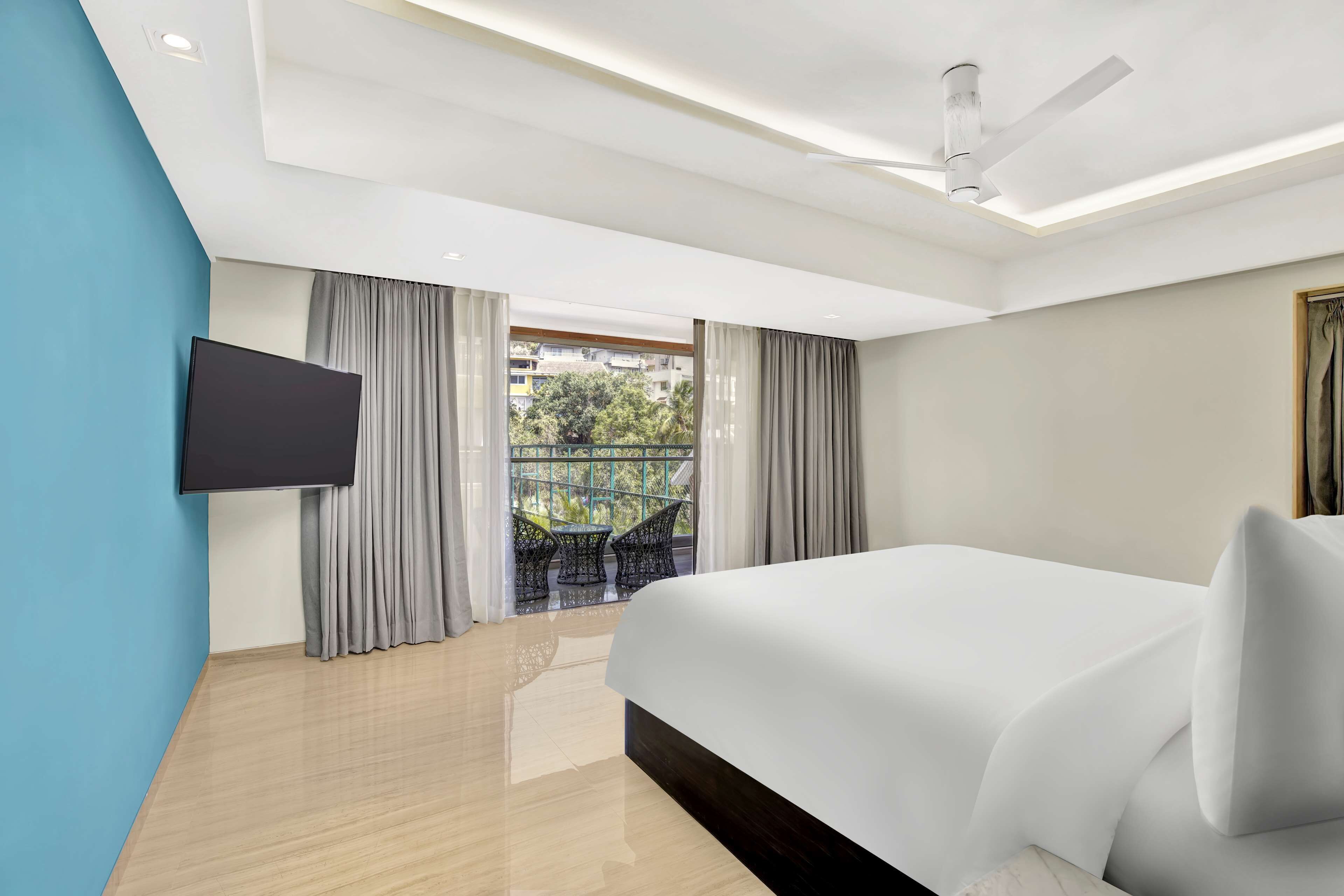 Shower, free toiletries, hair dryer, bathrobes