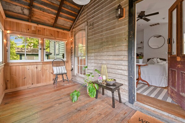 2 bedrooms, iron/ironing board, WiFi, bed sheets - The Magnolia Cottage (Hot Springs)