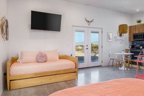 1 chambre, bureau, fer et planche à repasser, Wi-Fi gratuit